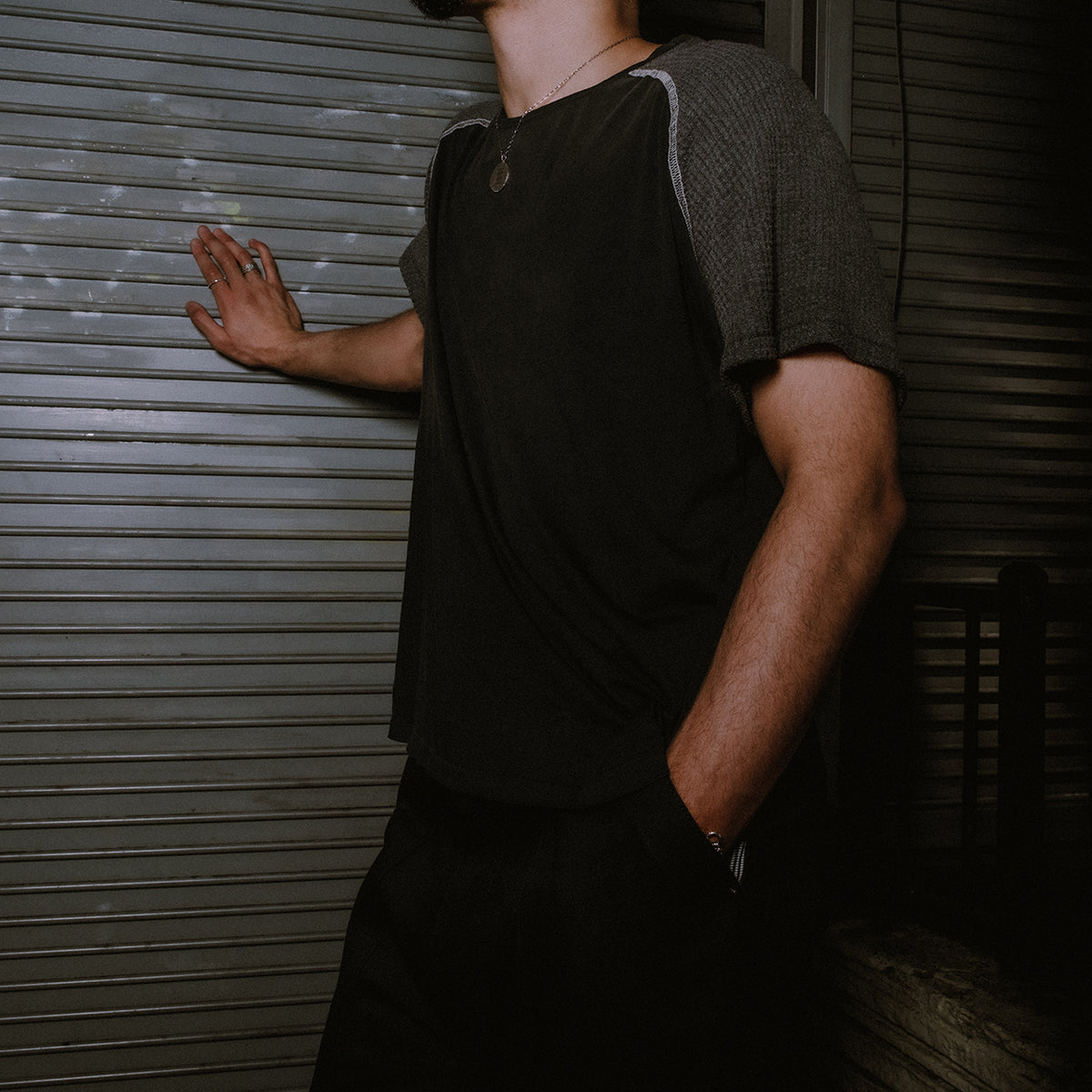 hybrid tee [ashen]