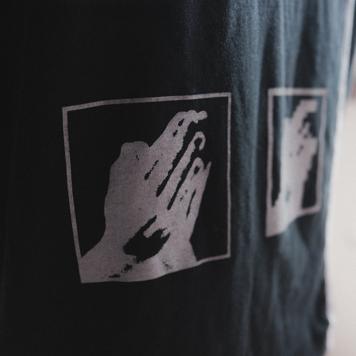 hybrid tee [ashen]
